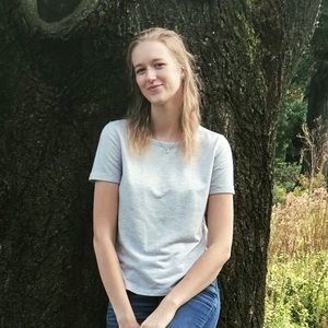 Meet your Posher, Alicia